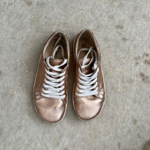 Rose Gold Leather Groundies Shoes, Size 8